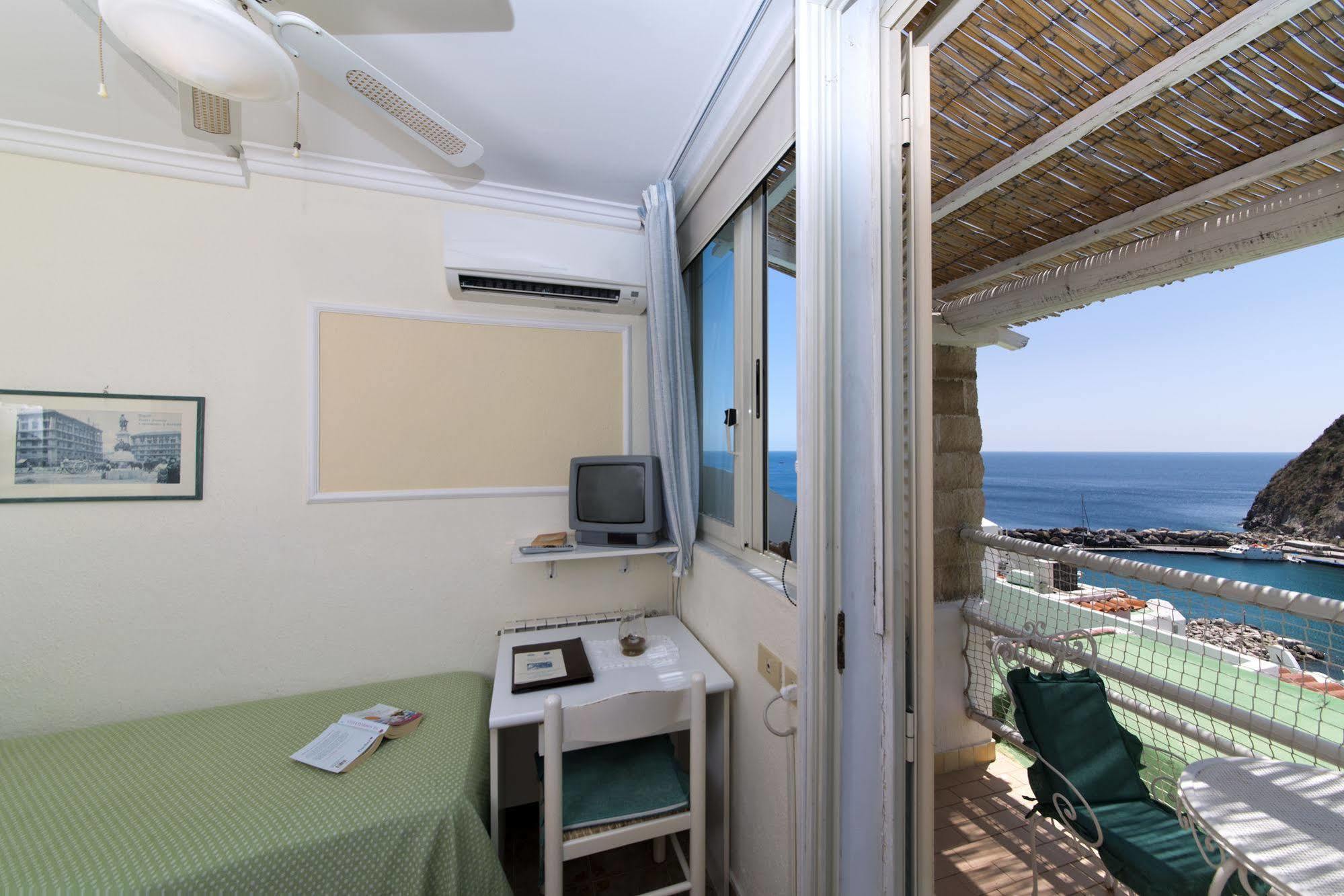 Hotel La Palma Sant'Angelo  Buitenkant foto