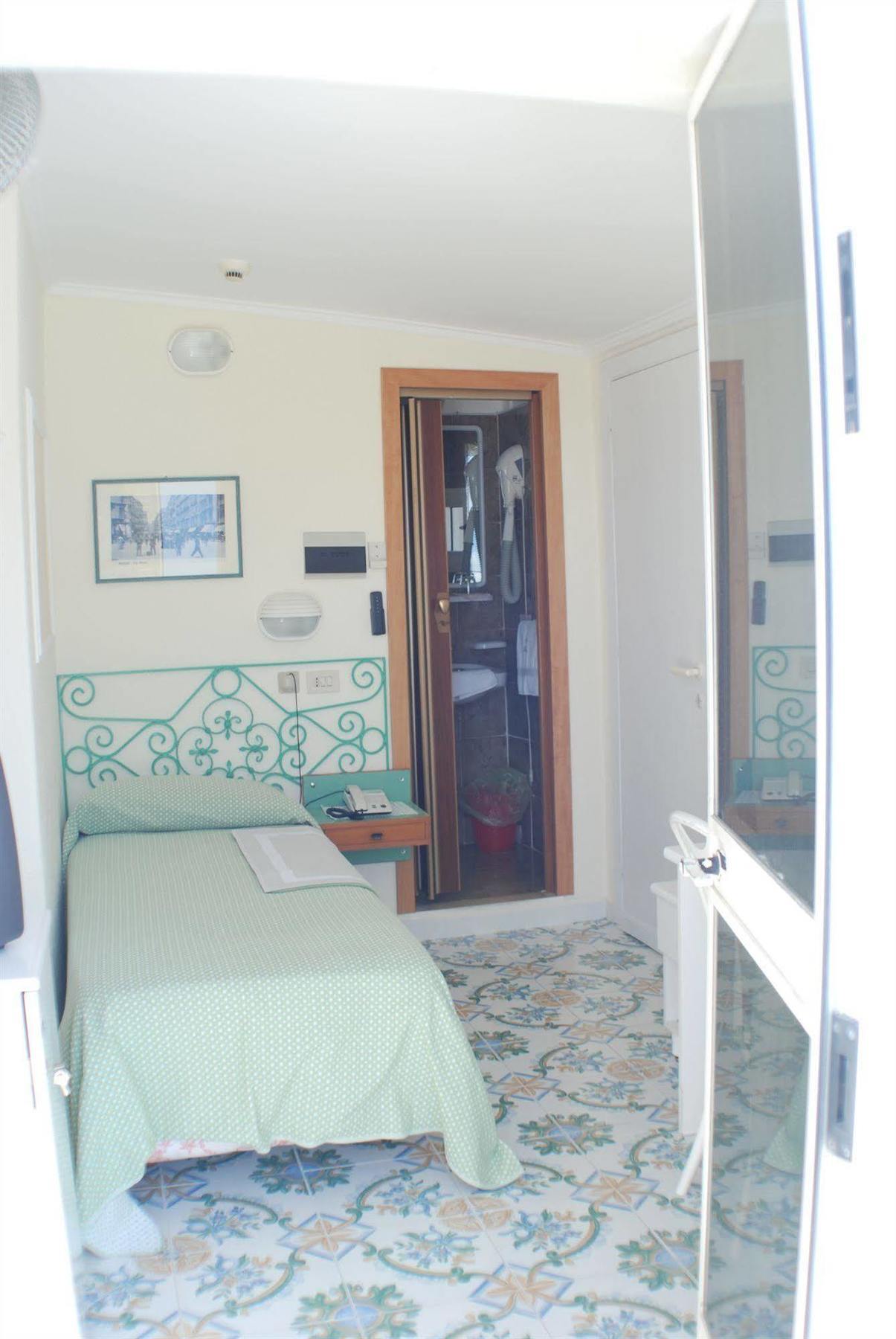 Hotel La Palma Sant'Angelo  Buitenkant foto