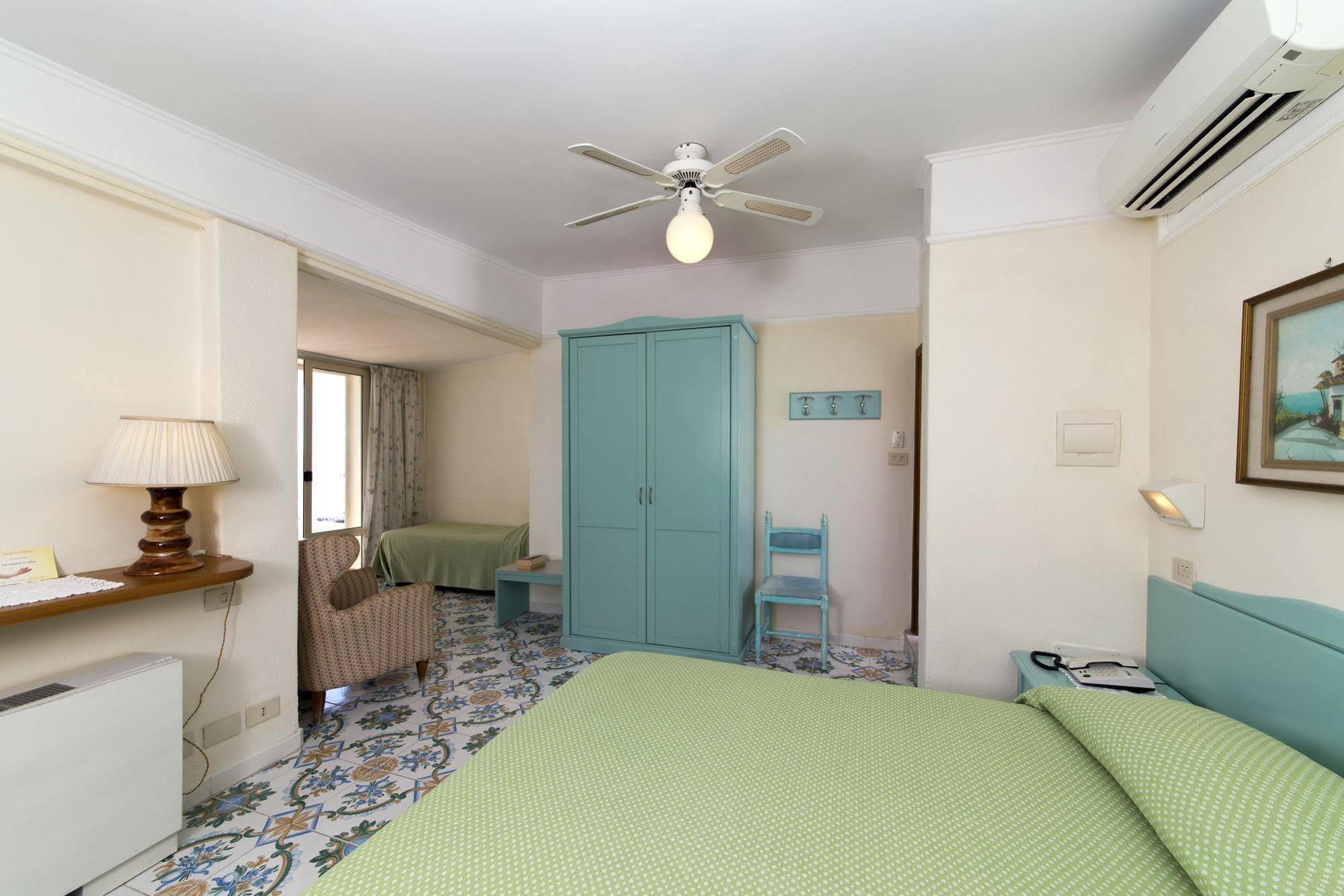 Hotel La Palma Sant'Angelo  Buitenkant foto